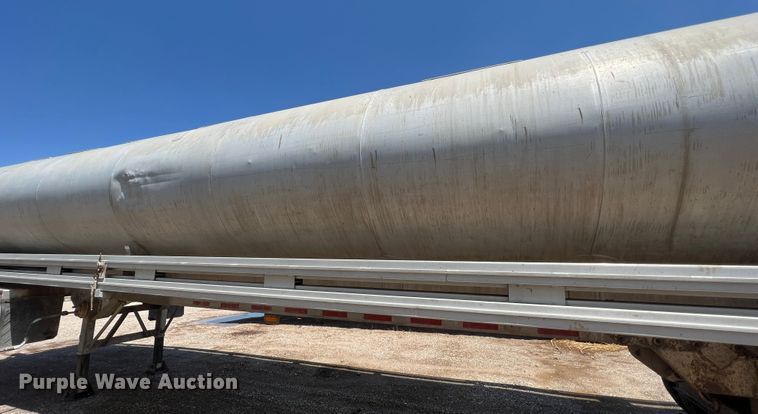 image for item DS8361 2009 Ledwell LW40APWRMFG  feed delivery trailer