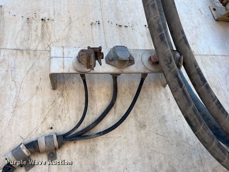 image for item DS8361 2009 Ledwell LW40APWRMFG  feed delivery trailer