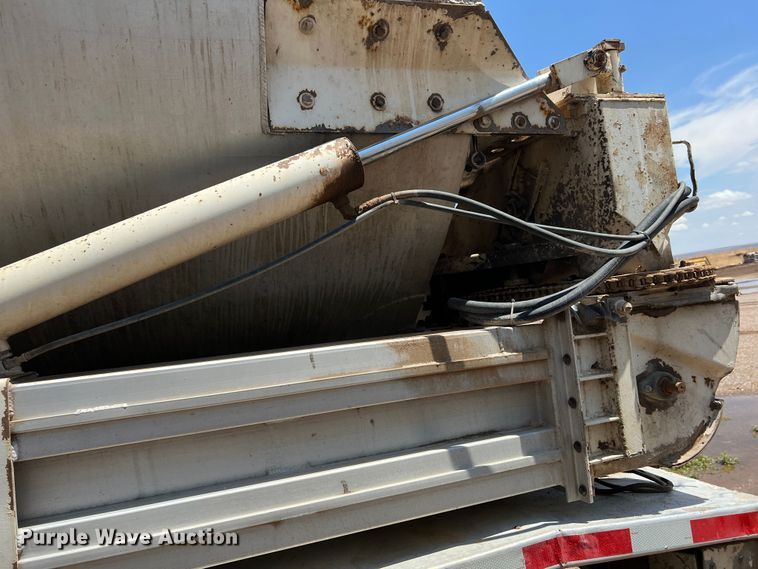 image for item DS8361 2009 Ledwell LW40APWRMFG  feed delivery trailer