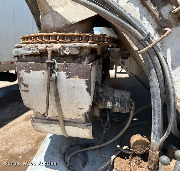 image for item DS8361 2009 Ledwell LW40APWRMFG  feed delivery trailer