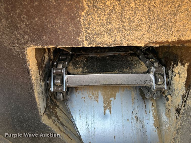 image for item DS8361 2009 Ledwell LW40APWRMFG  feed delivery trailer