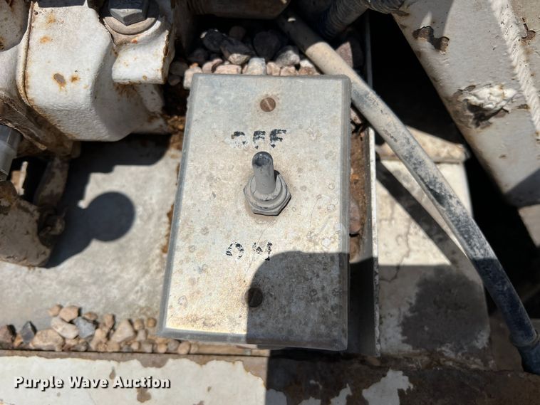 image for item DS8361 2009 Ledwell LW40APWRMFG  feed delivery trailer