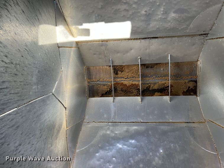 image for item DS8361 2009 Ledwell LW40APWRMFG  feed delivery trailer