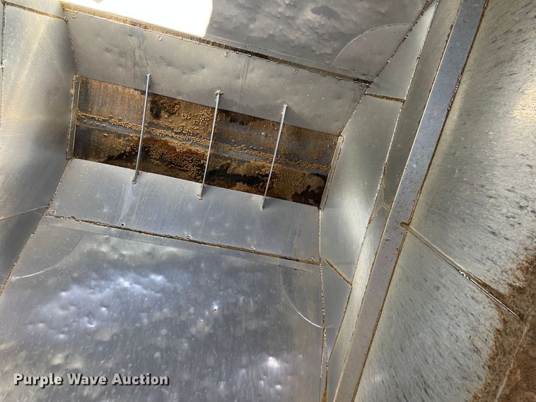 image for item DS8361 2009 Ledwell LW40APWRMFG  feed delivery trailer