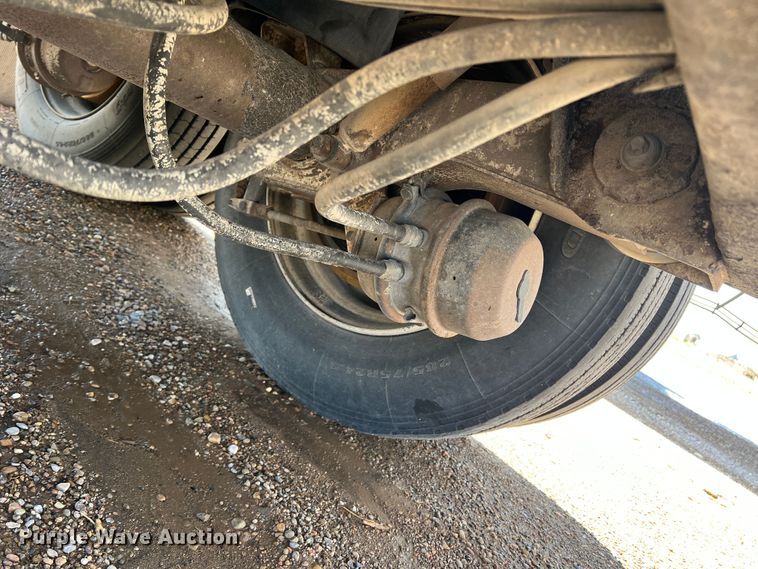 image for item DS8361 2009 Ledwell LW40APWRMFG  feed delivery trailer