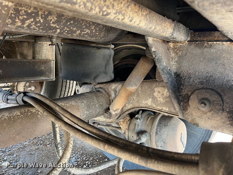 image for item DS8361 2009 Ledwell LW40APWRMFG  feed delivery trailer