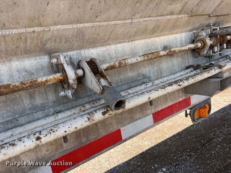 image for item DS8361 2009 Ledwell LW40APWRMFG  feed delivery trailer