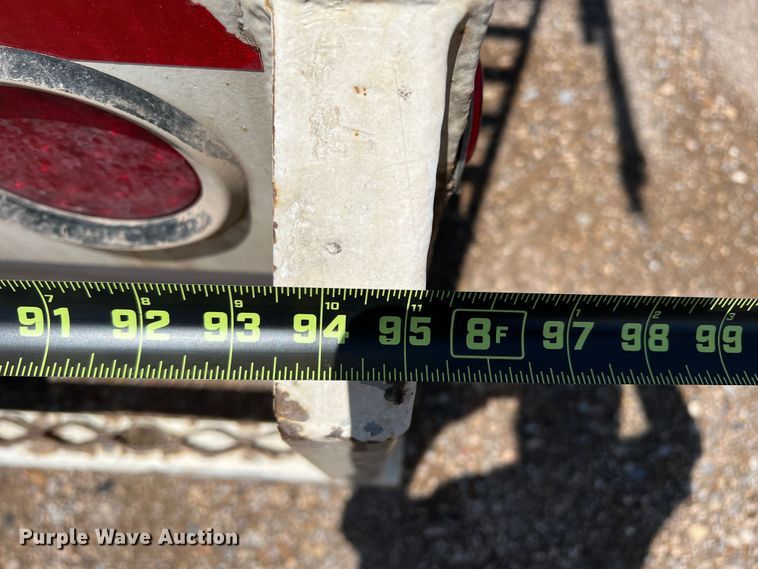 image for item DS8361 2009 Ledwell LW40APWRMFG  feed delivery trailer