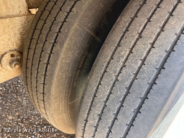 image for item DS8361 2009 Ledwell LW40APWRMFG  feed delivery trailer