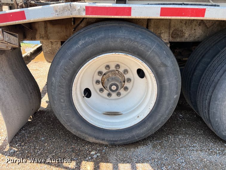 image for item DS8361 2009 Ledwell LW40APWRMFG  feed delivery trailer