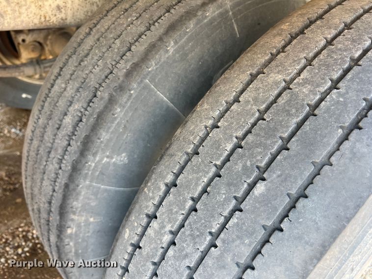 image for item DS8361 2009 Ledwell LW40APWRMFG  feed delivery trailer