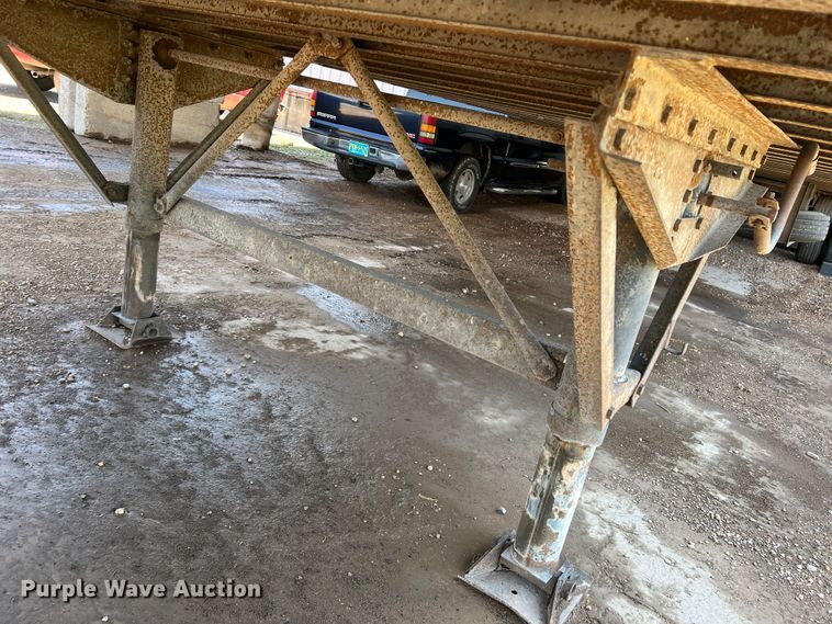 image for item DS8362 1995 Stoughton AVW-535T-S-C-AR  dry van trailer