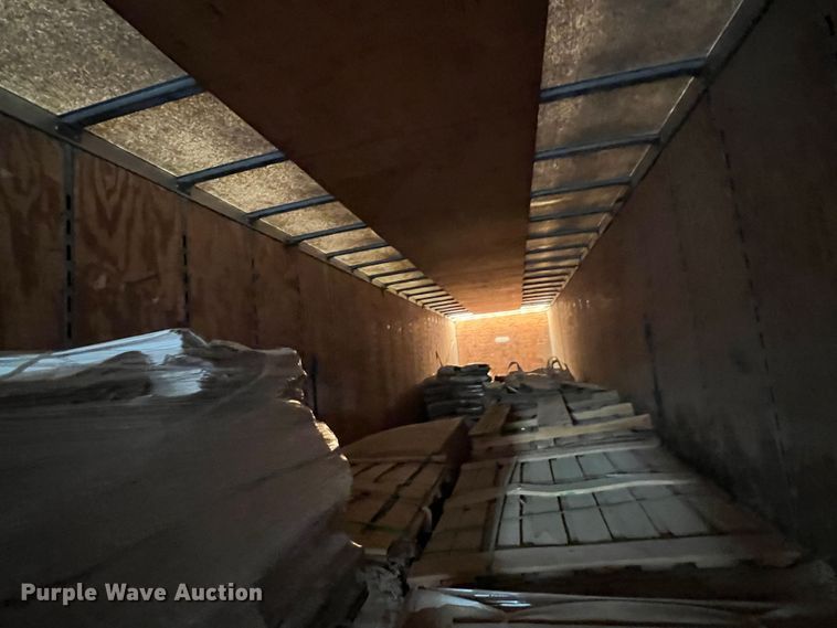 image for item DS8362 1995 Stoughton AVW-535T-S-C-AR  dry van trailer