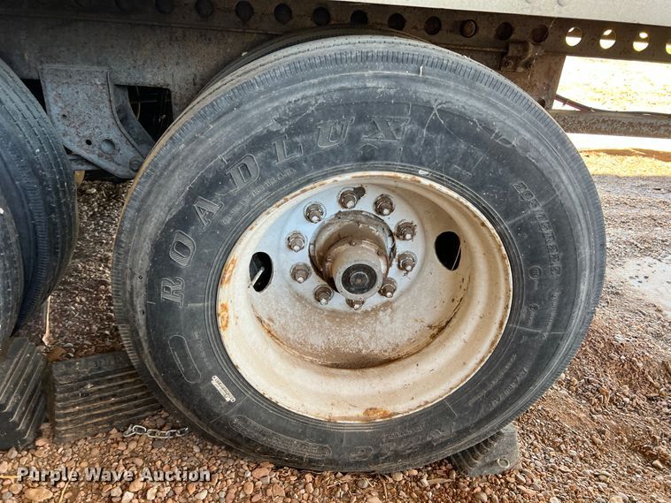 image for item DS8362 1995 Stoughton AVW-535T-S-C-AR  dry van trailer