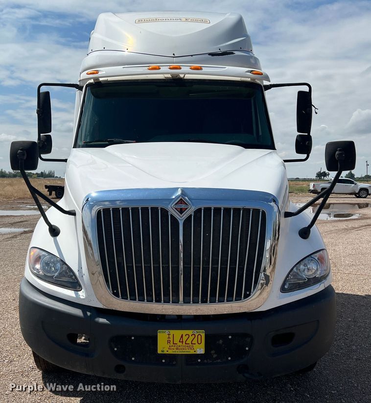 image for item DS8364 2011 International ProStar  semi truck