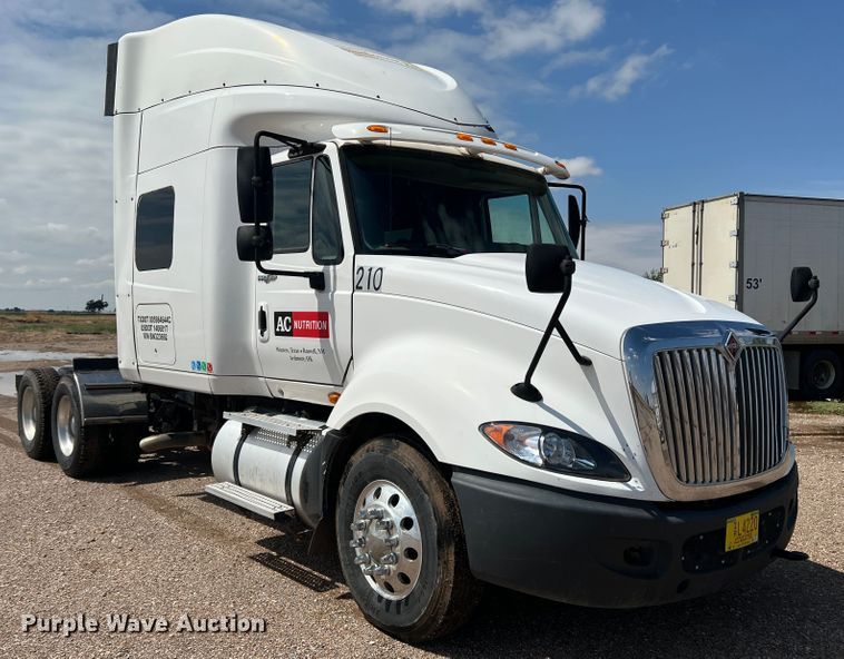 image for item DS8364 2011 International ProStar  semi truck