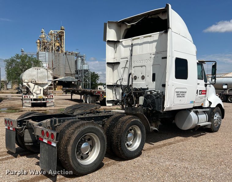 image for item DS8364 2011 International ProStar  semi truck