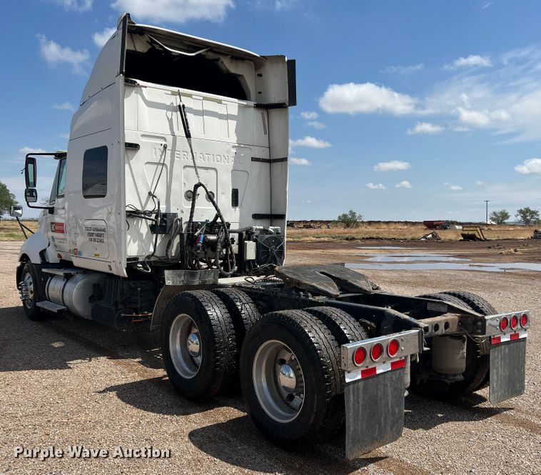 image for item DS8364 2011 International ProStar  semi truck