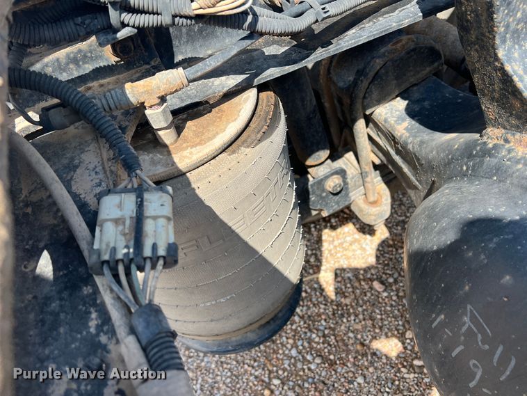 image for item DS8364 2011 International ProStar  semi truck