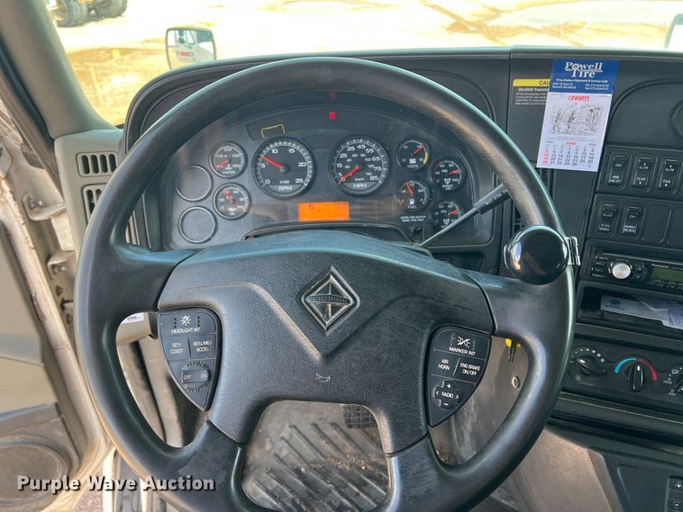 image for item DS8364 2011 International ProStar  semi truck