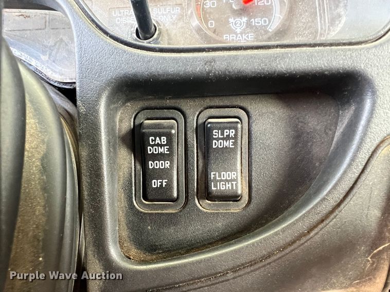 image for item DS8364 2011 International ProStar  semi truck