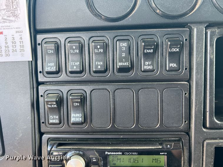 image for item DS8364 2011 International ProStar  semi truck