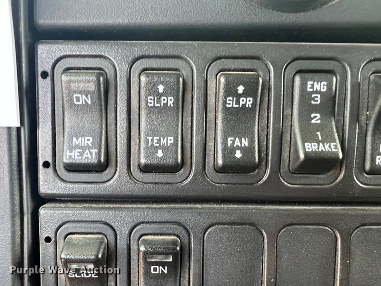 image for item DS8364 2011 International ProStar  semi truck