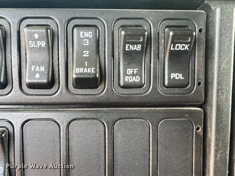 image for item DS8364 2011 International ProStar  semi truck