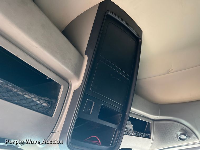 image for item DS8364 2011 International ProStar  semi truck