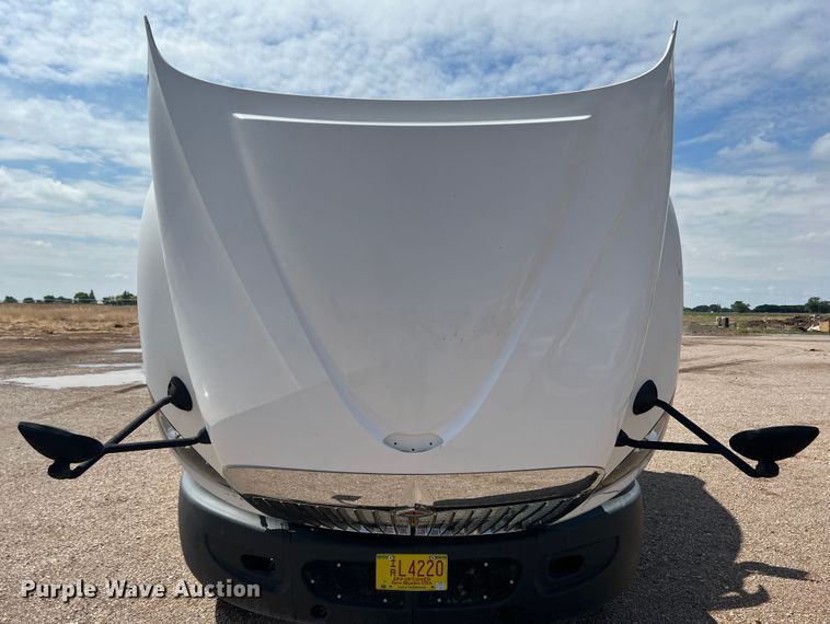 image for item DS8364 2011 International ProStar  semi truck