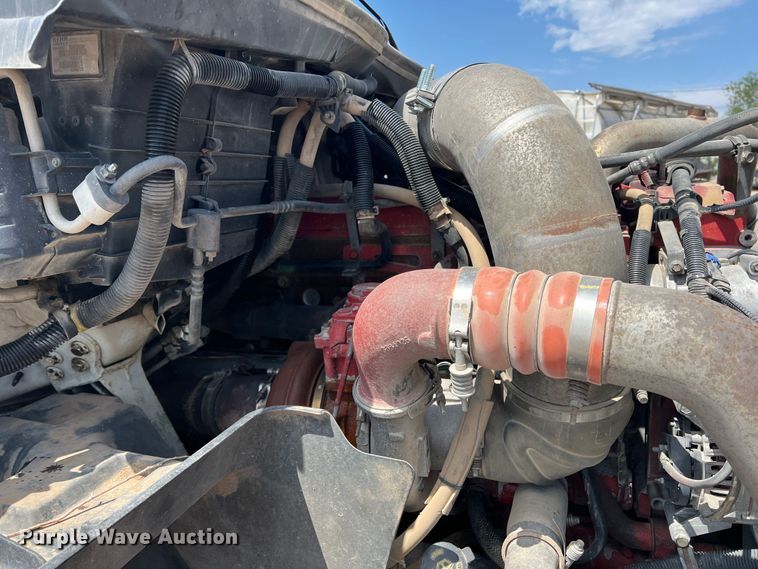 image for item DS8364 2011 International ProStar  semi truck