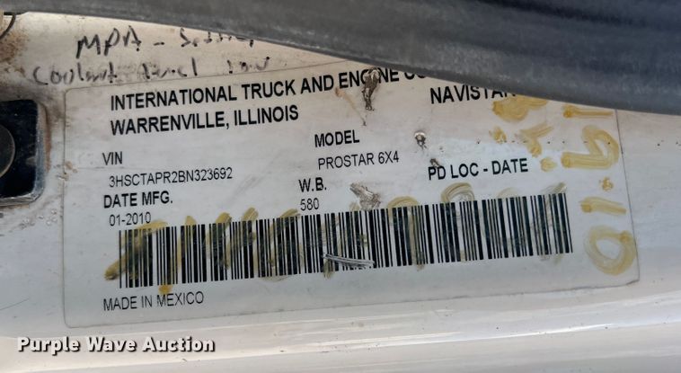 image for item DS8364 2011 International ProStar  semi truck