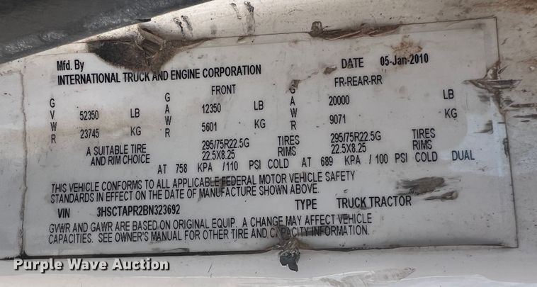 image for item DS8364 2011 International ProStar  semi truck