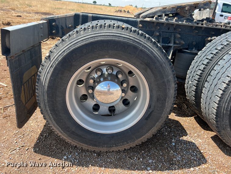 image for item DS8364 2011 International ProStar  semi truck