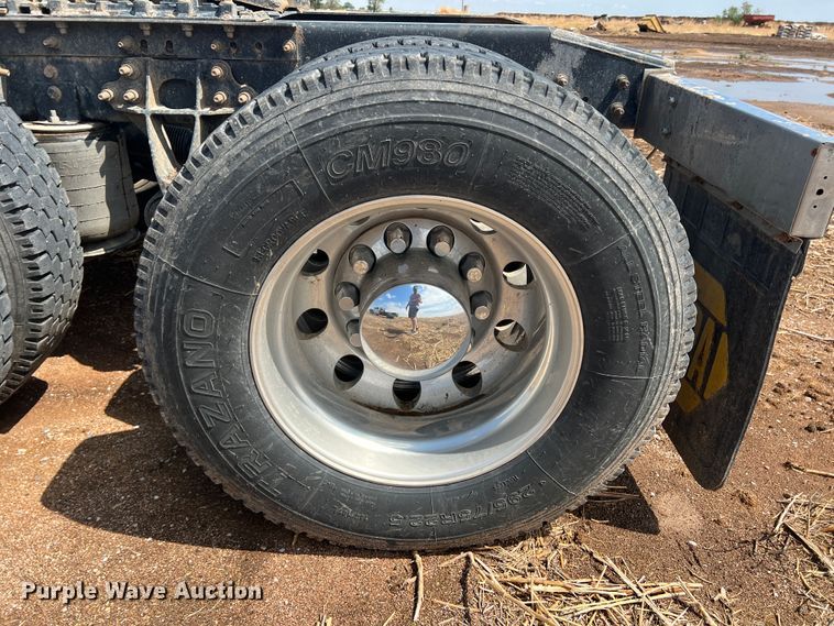 image for item DS8364 2011 International ProStar  semi truck