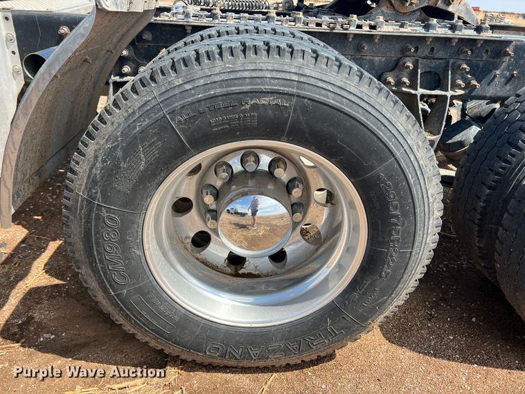 image for item DS8364 2011 International ProStar  semi truck