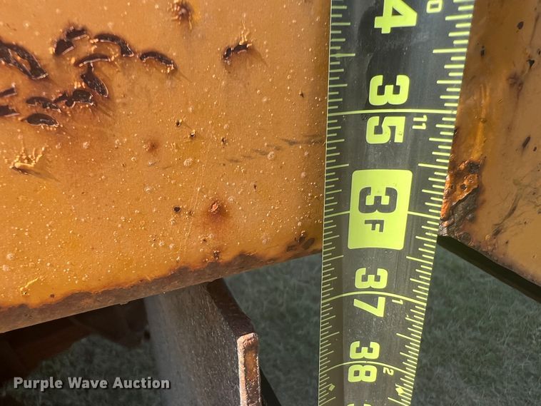 image for item DS8417 2003 International 7300  dump truck