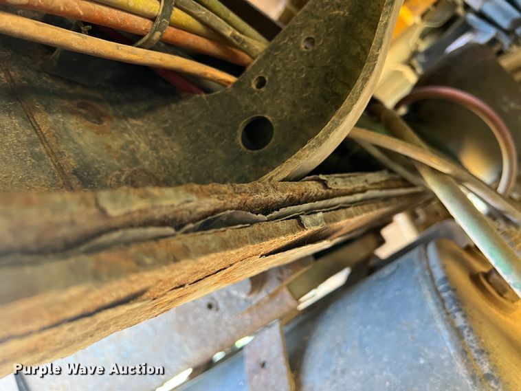 image for item DS8417 2003 International 7300  dump truck