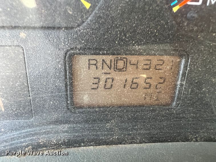 image for item DS8417 2003 International 7300  dump truck