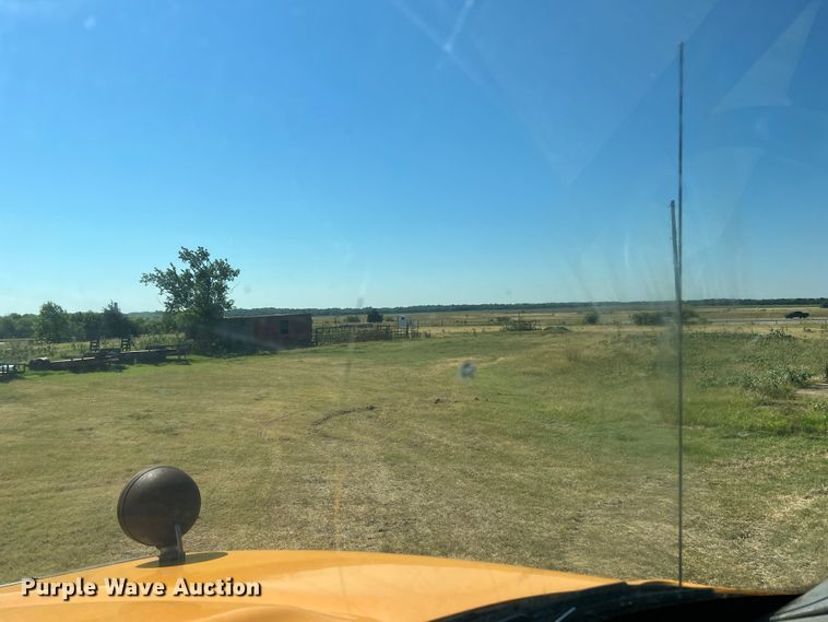 image for item DS8417 2003 International 7300  dump truck