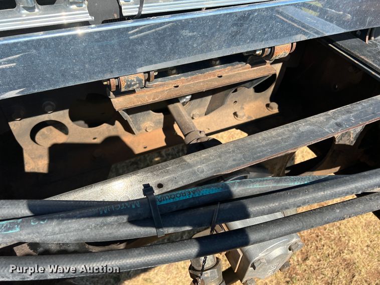 image for item DS8417 2003 International 7300  dump truck