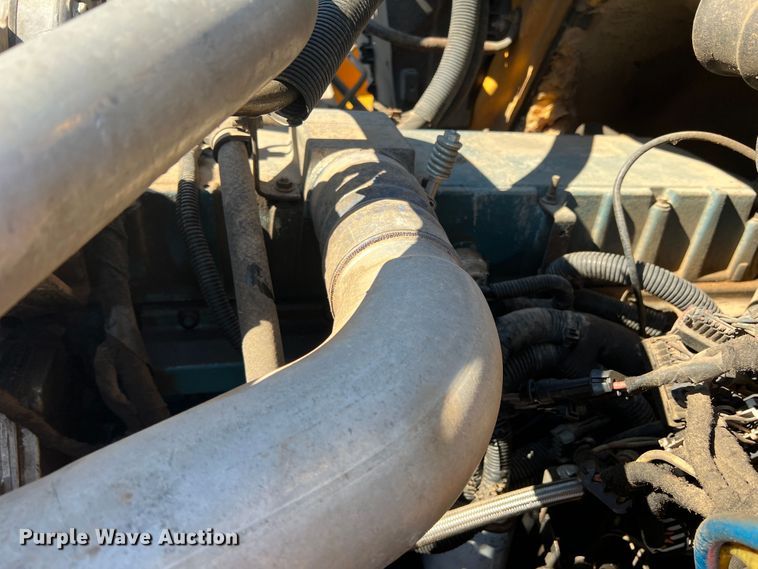 image for item DS8417 2003 International 7300  dump truck