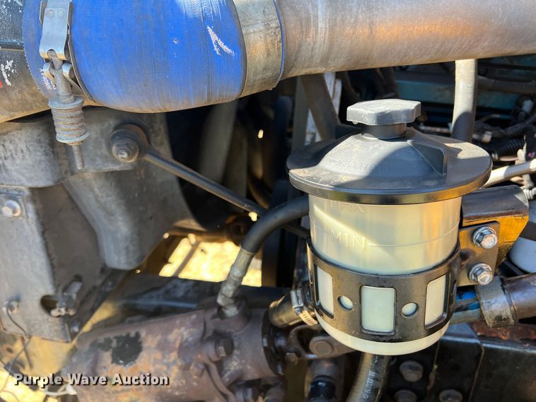 image for item DS8417 2003 International 7300  dump truck