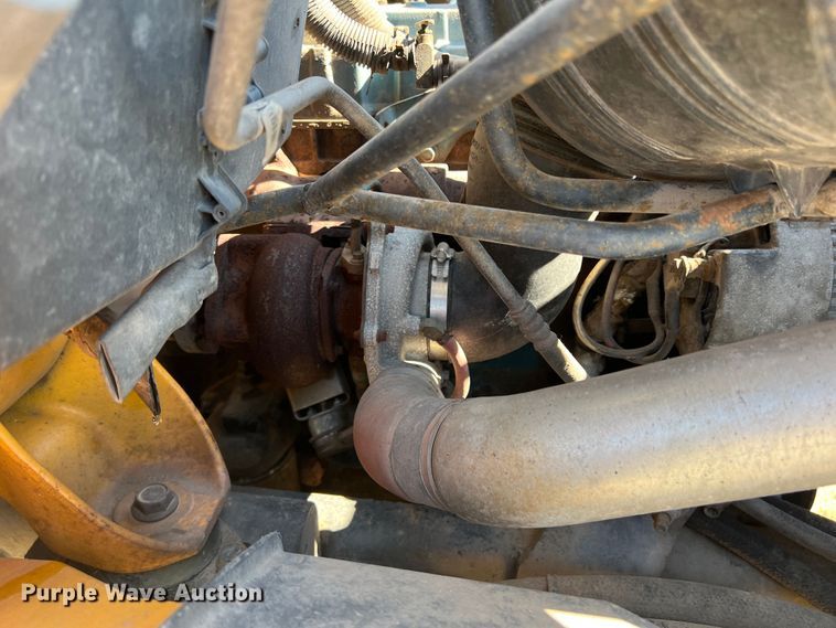 image for item DS8417 2003 International 7300  dump truck