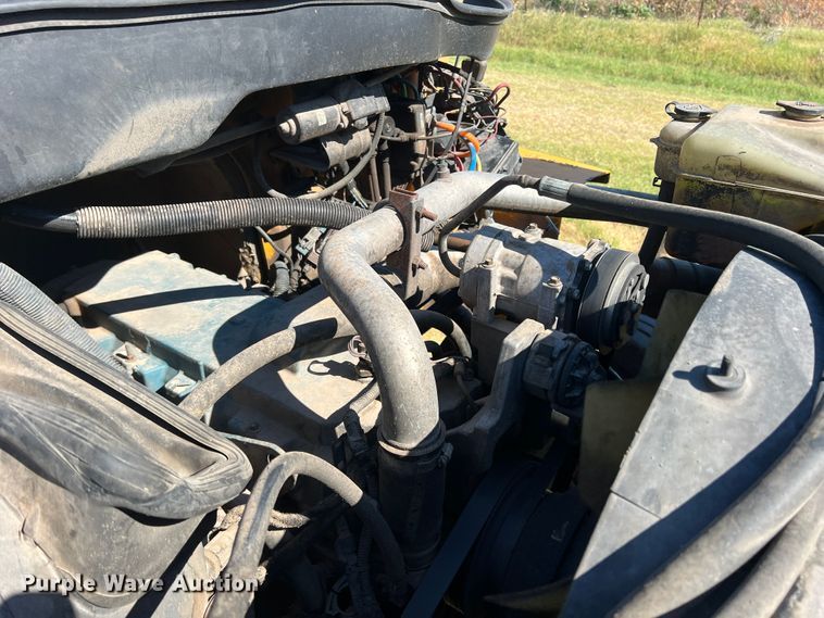 image for item DS8417 2003 International 7300  dump truck