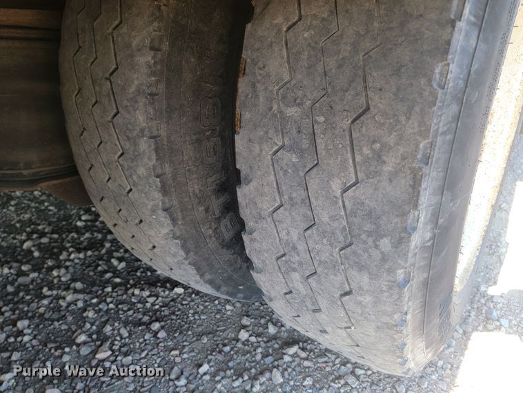 image for item JG9809 2005 Trail-Eze E70HT  drop deck equipment trailer