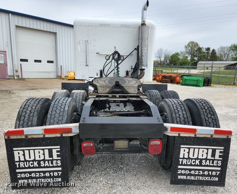 image for item JM9113 2009 Peterbilt 386  semi truck