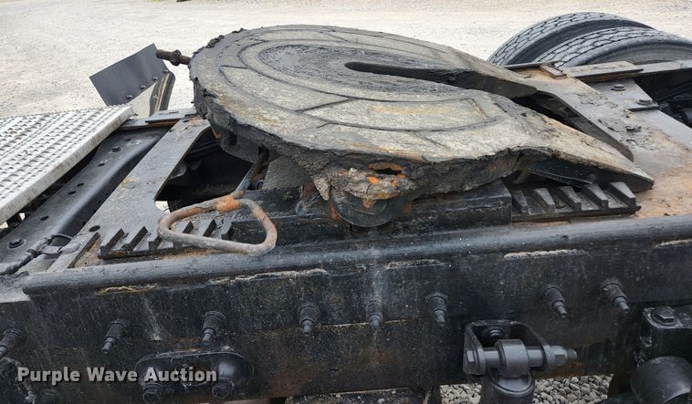 image for item JM9113 2009 Peterbilt 386  semi truck