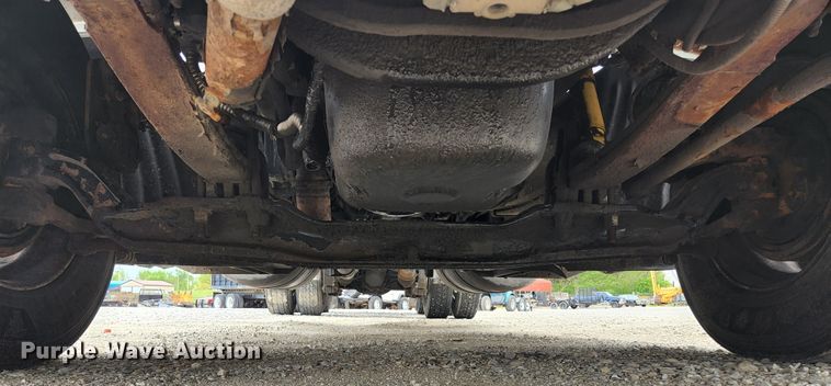 image for item JM9113 2009 Peterbilt 386  semi truck