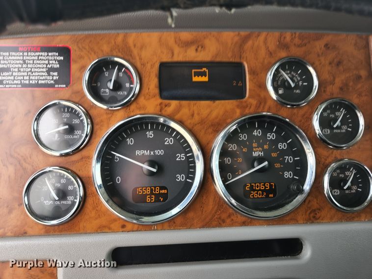 image for item JM9113 2009 Peterbilt 386  semi truck